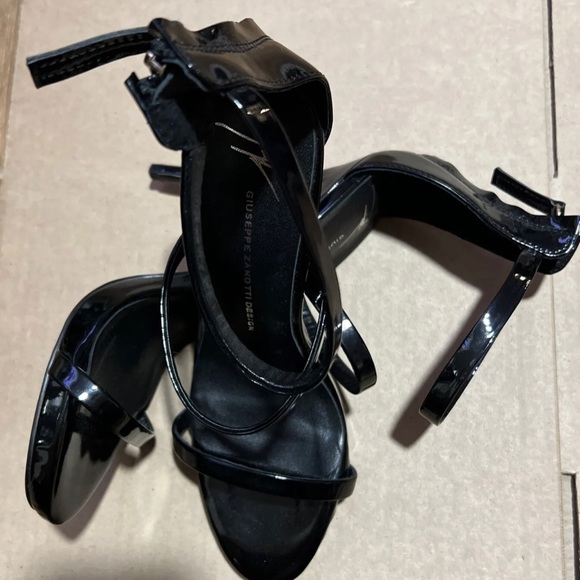 Giuseppe Zanotti Harmony - Black Velvet, Size 38 - Picture 2 of 4